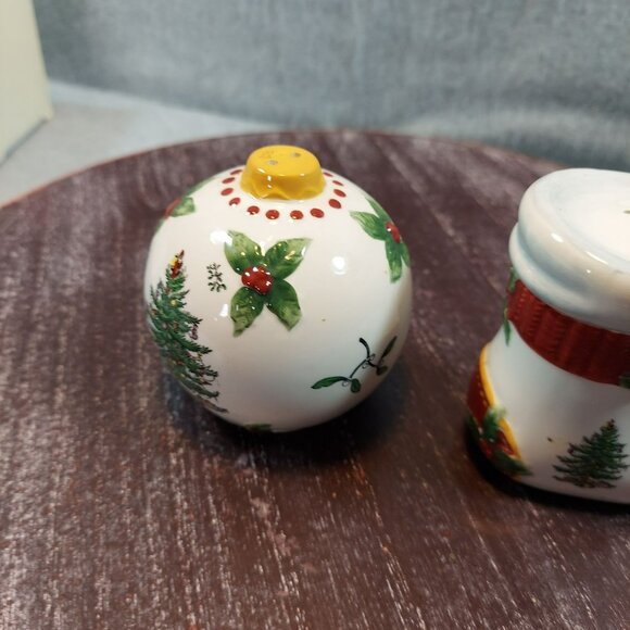 Spode Christmas Tree Figural Salt & Pepper Shakers 2.5" Ceramic Collectible Set - Picture 10 of 15